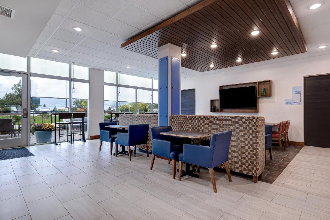Holiday Inn Express & Suites - Grand Rapids South - Wyoming By Ihg Exterior photo