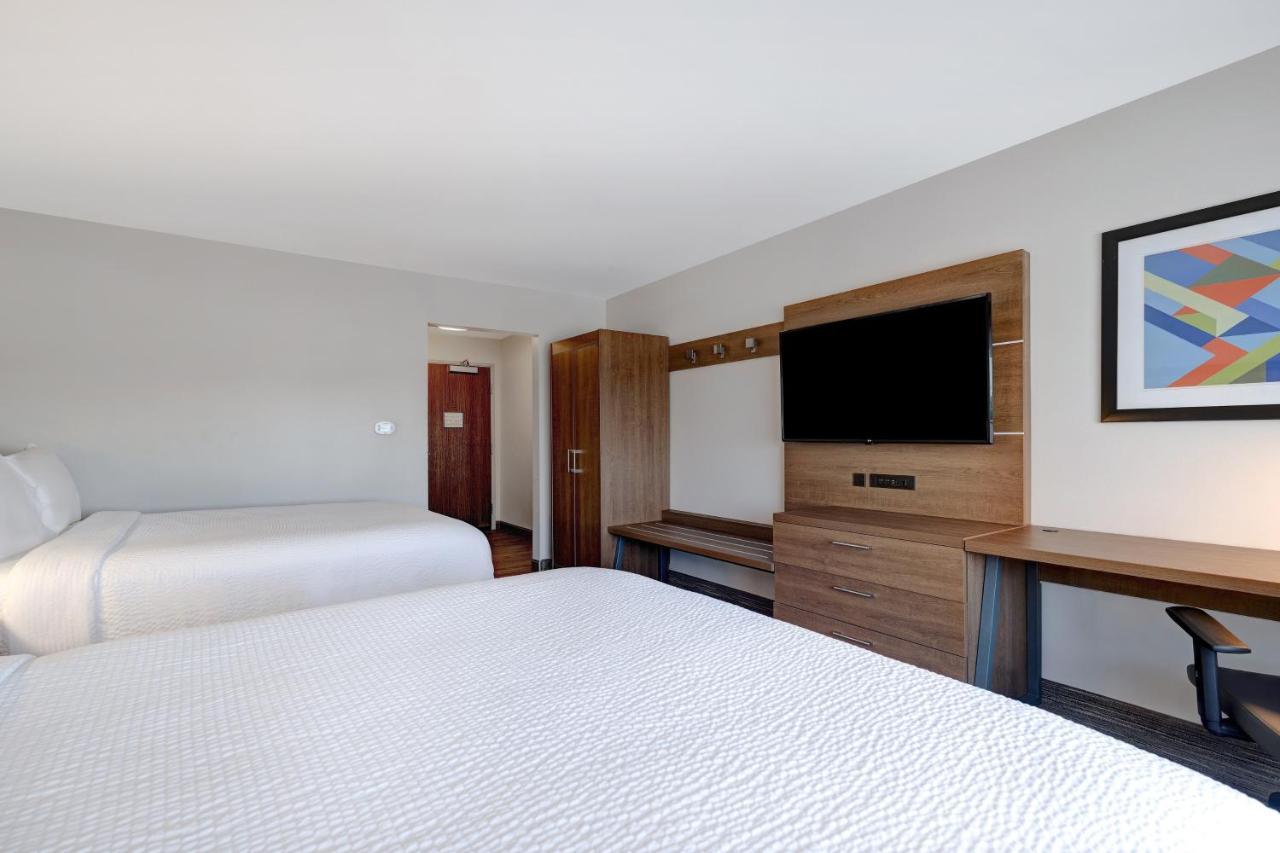 Holiday Inn Express & Suites - Grand Rapids South - Wyoming By Ihg Exterior photo